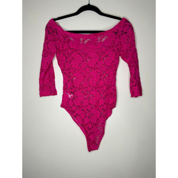 NWT Women’s Medium Ambiance Fuchsia Pink Lace Body Suit 3/4 Sleeves - Picture 3 of 3